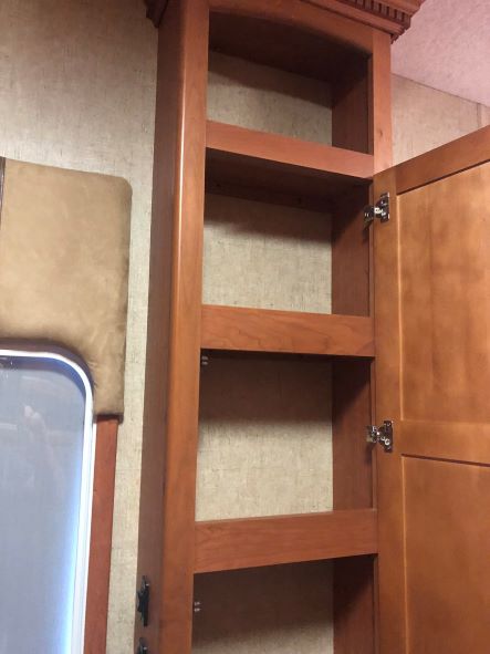 Pantry upper