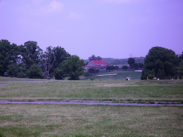 Shot from the 18th teebox to the clubhouse