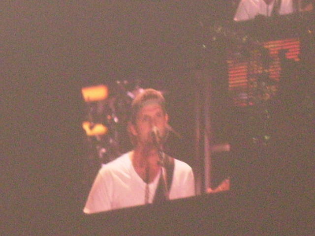 Billy Currington performing at the CMA Music Festival