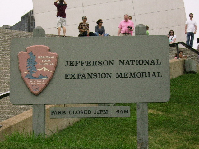 St Louis arch memorial sign