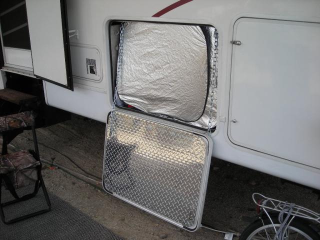 Cargo Door 5